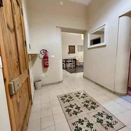 Angela House Apartment